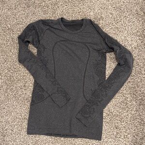 Lululemon Women's Long Sleeve Top